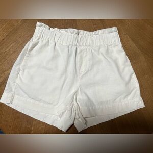 Old Navy White linen shorts with ruffle waist top women’s size small